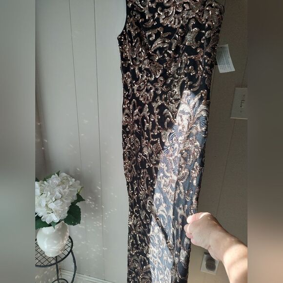 Alex Evenings Black Gold Sleeveless Sequined Formal Gown Size 10 - Picture 3 of 11